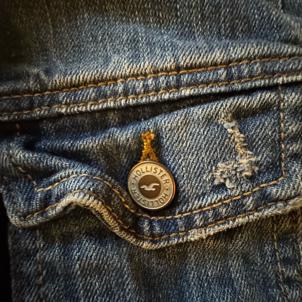 Hollister Light Blue Denim Shirt - Picture 2 of 6